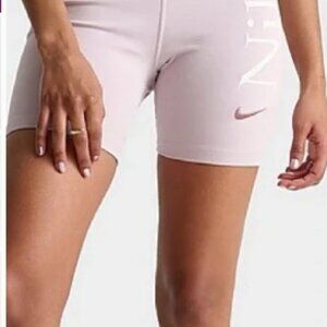 Nike Sportswear Classic High-Waisted 6" Graphic Biker Shorts🆕 FAST⌚📦🏃💨🚚